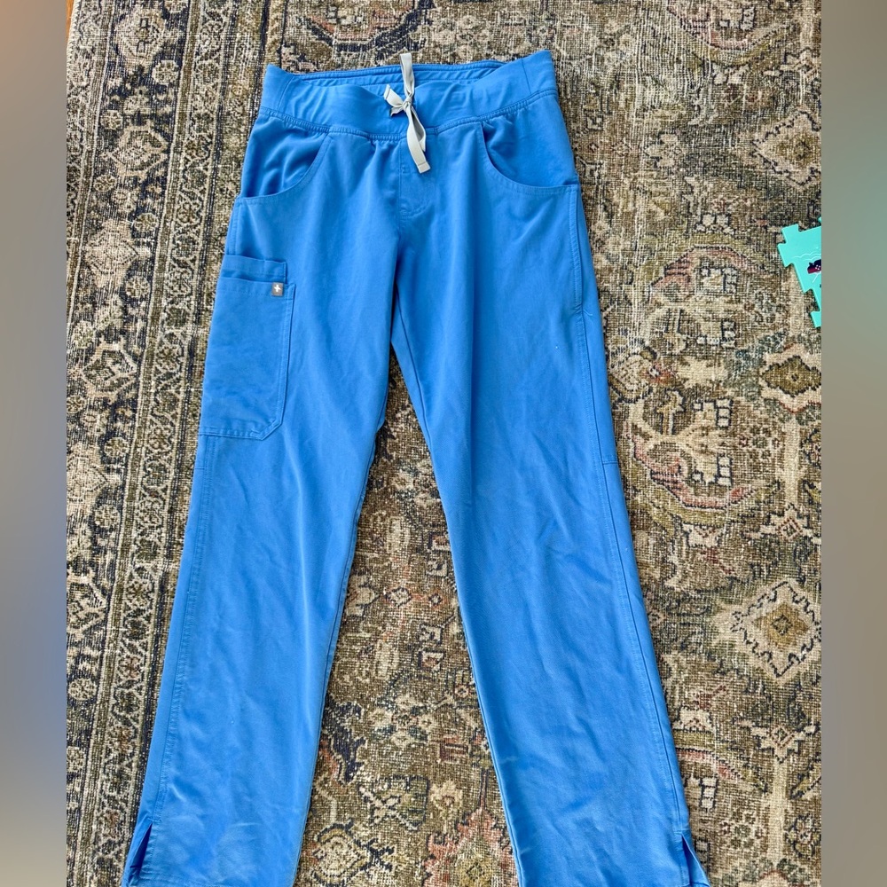 Figs Kade Cargo Scrub Pants™